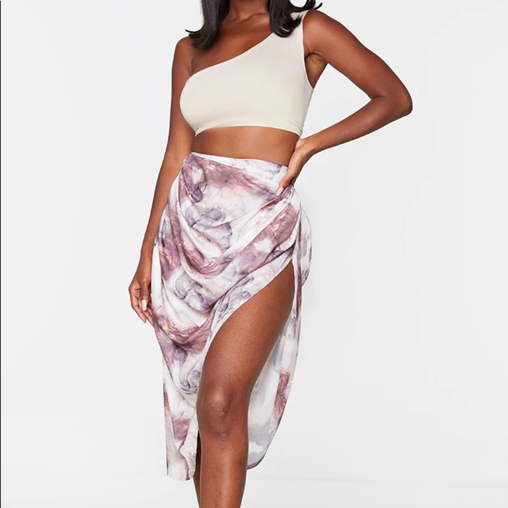 🛑SOLD🛑NWOT Pretty Little Thing Smoke Print Ruched Side Midi Skirt